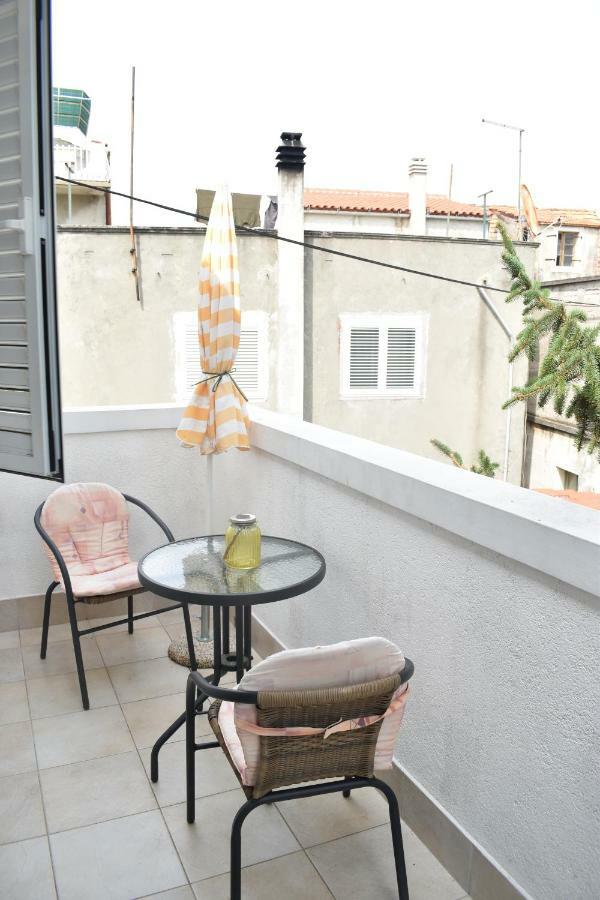 Guest House Micin Vodice Exterior foto